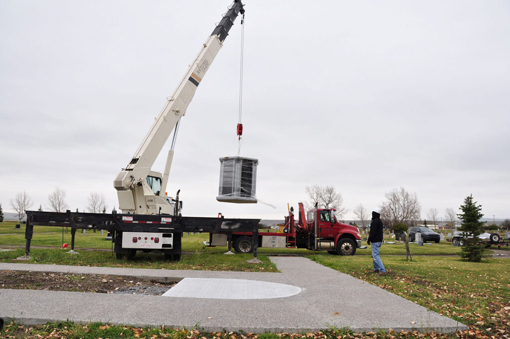 columbarium-crane-reach-to-foundation